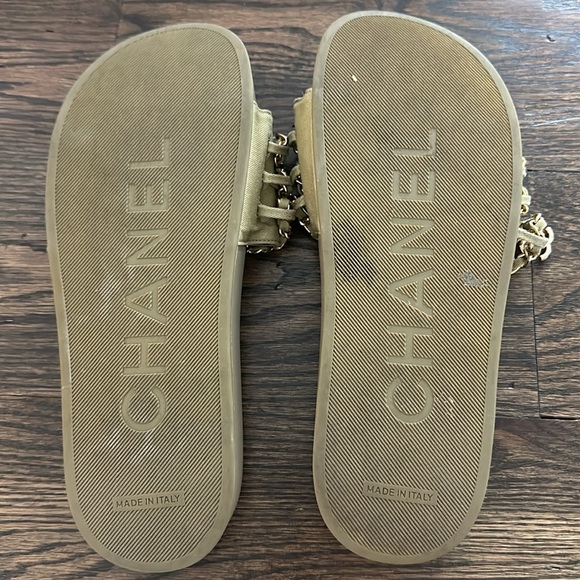 Chanel slides - Picture 5 of 11